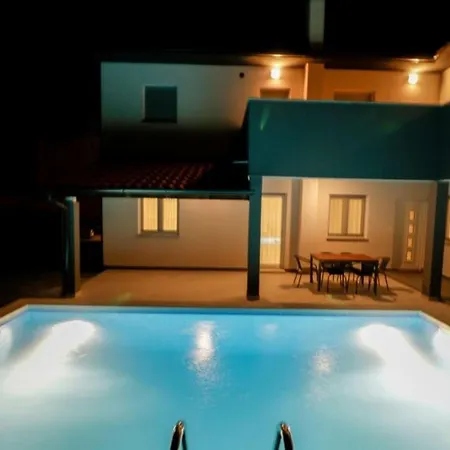 Pikula App-2 By Interhome Daire *