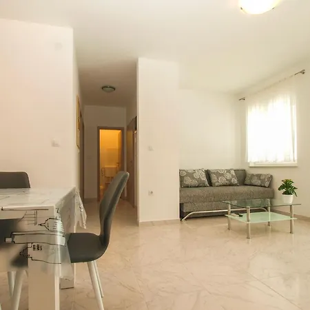 Pikula App-2 By Interhome