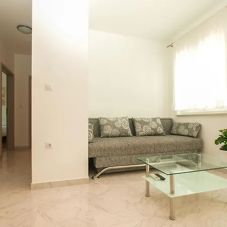 Pikula App-2 By Interhome