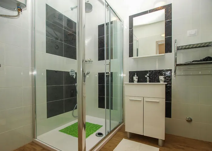 Pikula App-2 By Interhome Daire