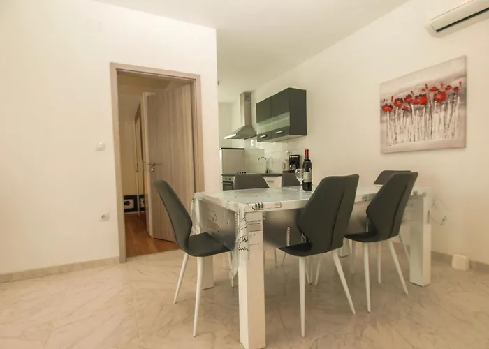 Pikula App-2 By Interhome Štinjan