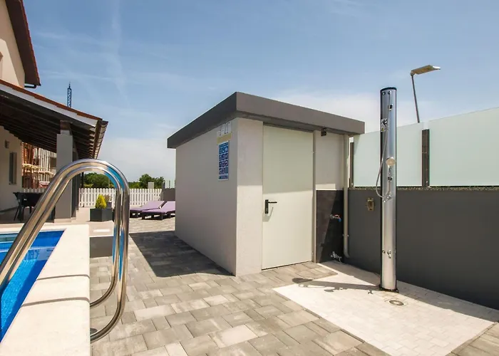 Pikula App-2 By Interhome * Štinjan