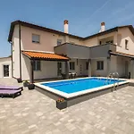 Pikula App-2 By Interhome Štinjan