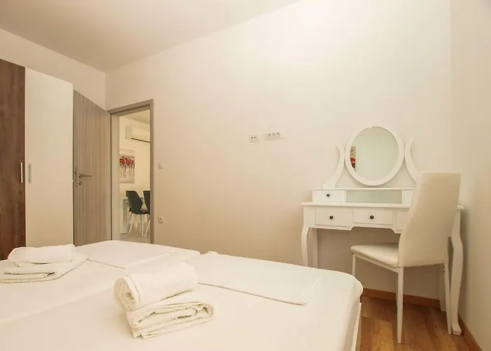 Pikula App-2 By Interhome Stinjan